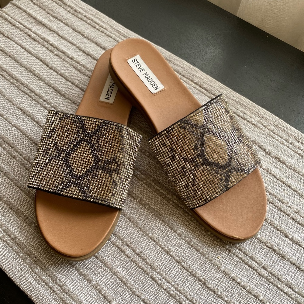 NWOB Steve Madden, sequin/snakeskin look slide sandals. Sz 8